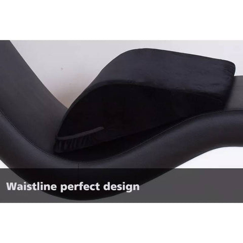 Kama Sutra Mebon Chaise Love Lounge Red With Black Pillows