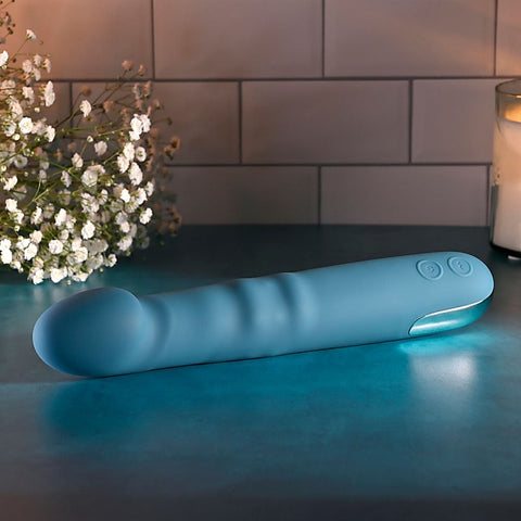 QUEEN OF ALL TRADES Thrusting Dildo Vibrator by Evolved