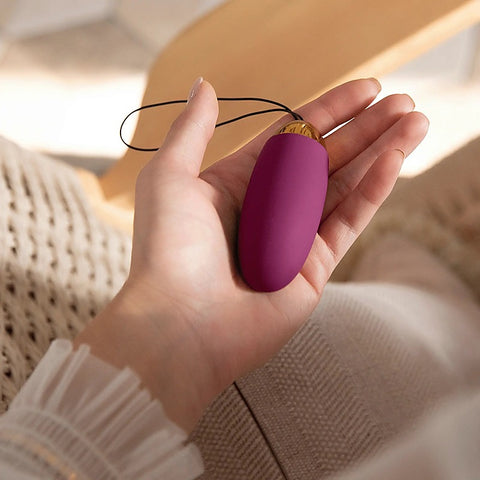 Elva Remote Controlled Bullet Vibrator by Svakom