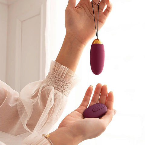 Elva Remote Controlled Bullet Vibrator by Svakom