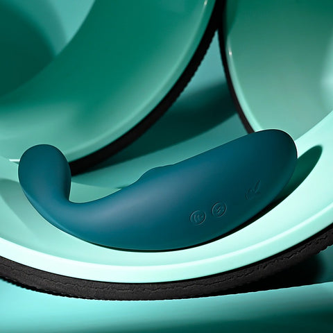 Playboy Pleasure CHARMER Clitoral Suction Vibrator
